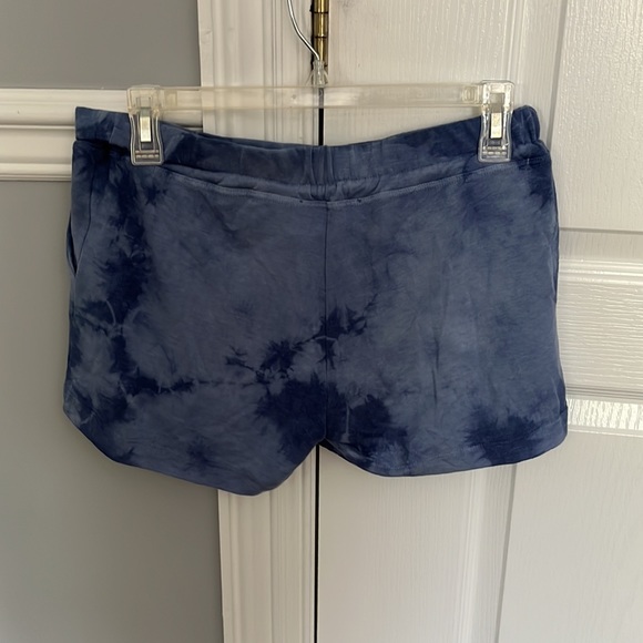 Brand is SIX/FIFTY Blue tie dye shorts medium - Picture 2 of 2